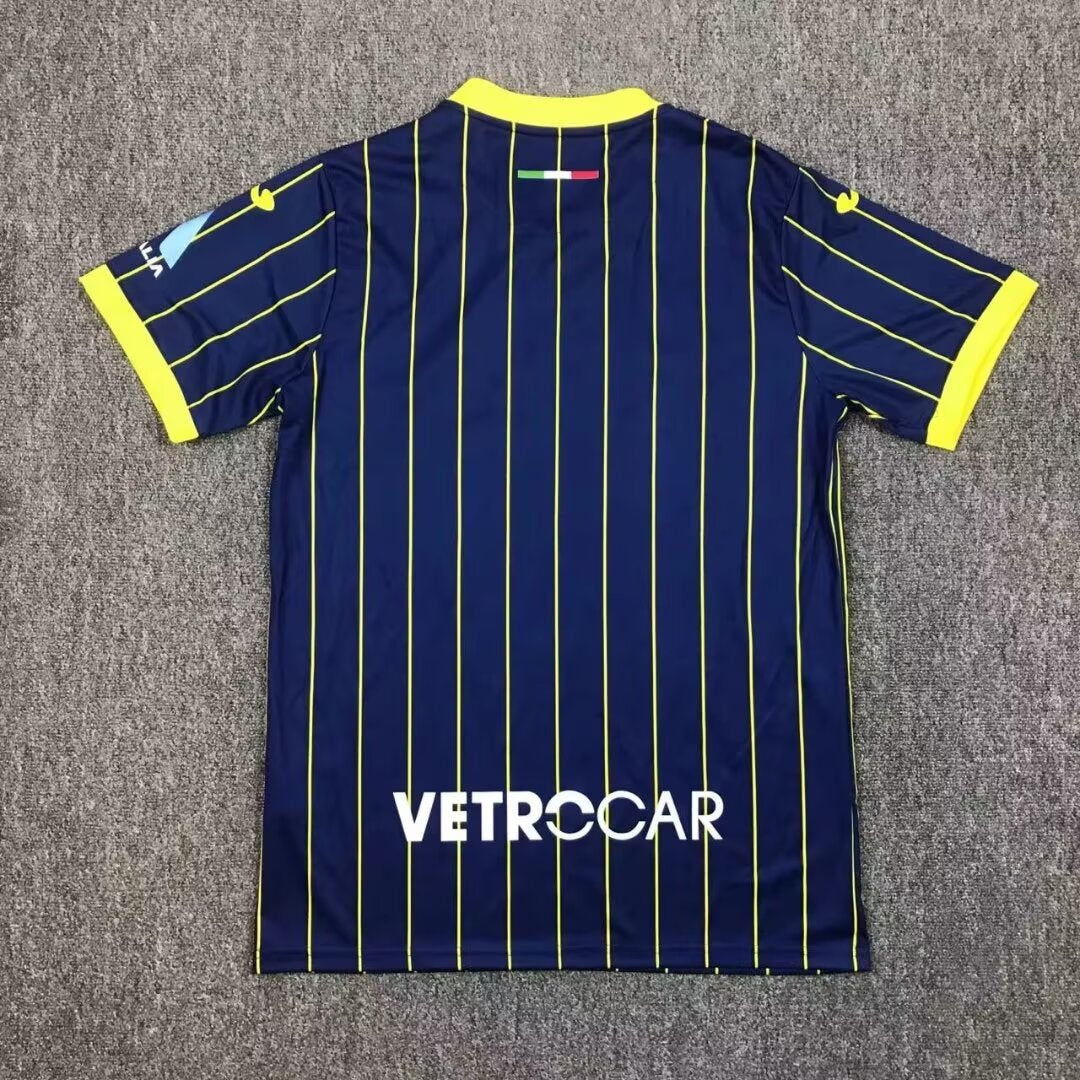 Camisola Hellas Verona Principal 24/25 Versão Adepto