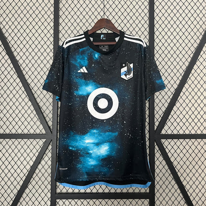 Camisola Minnesota United Principal 24/25 Versão Adepto