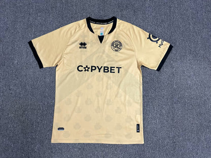 Camisola QPR 24/25 Alternativa Versão Adepto