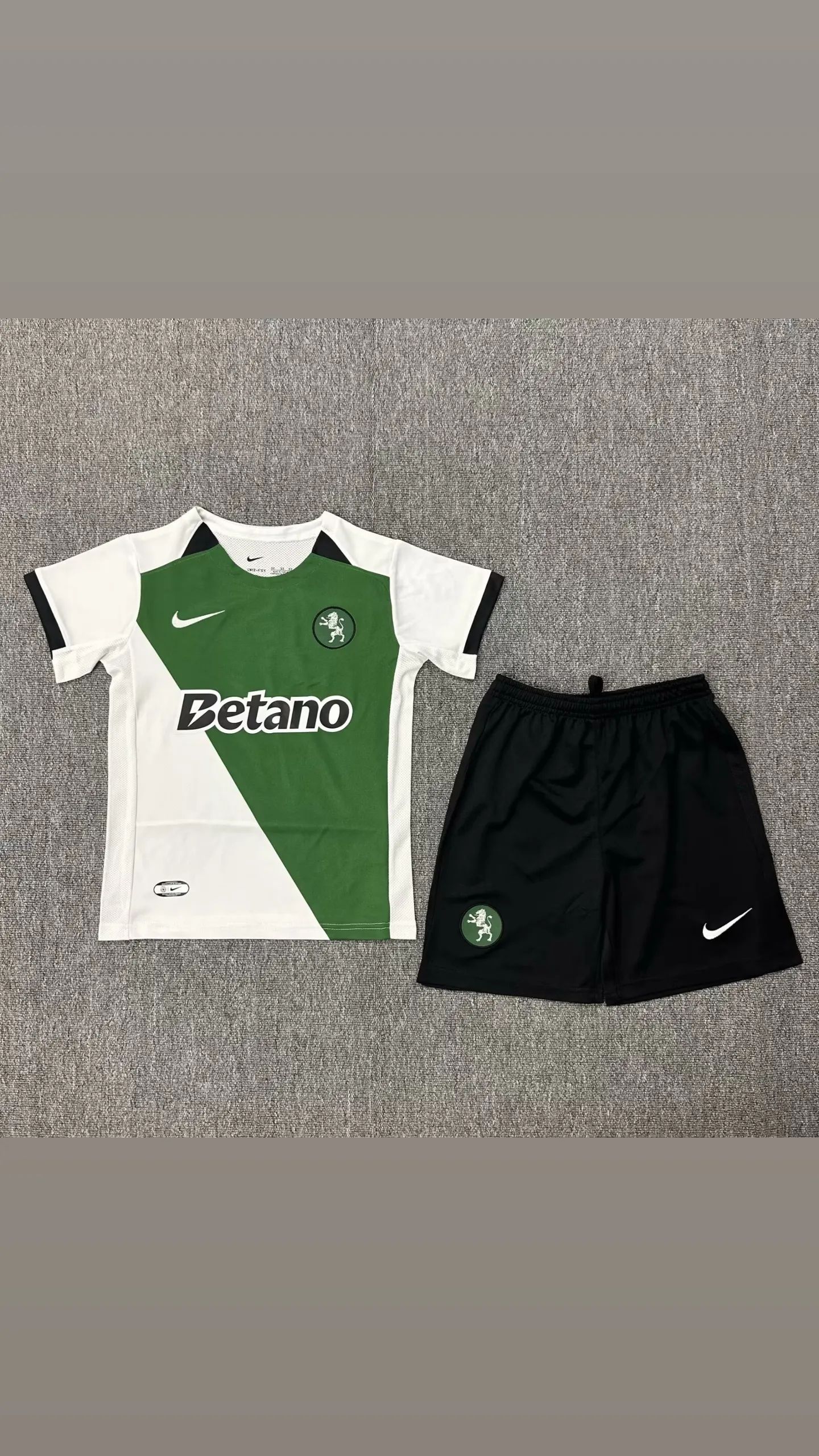 Kit Criança Sporting 24/25 Especial