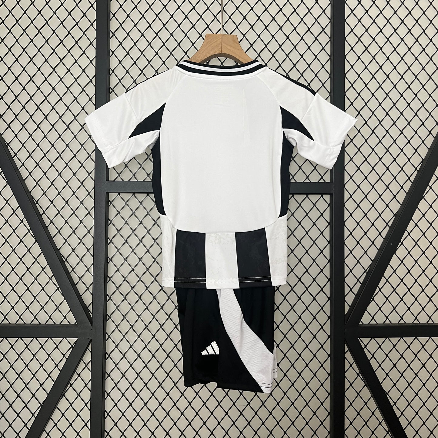 Kit Criança Juventus Principal 24/25